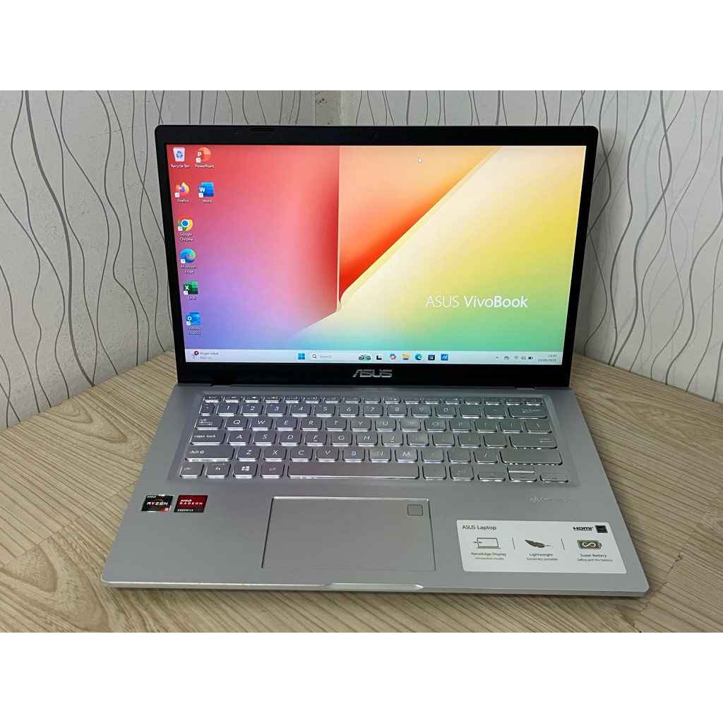 Asus Vivobook X415DAP-M415DA amd Ryzen 3 3250U ram 8 GB ssd 256 Gb mulus normal tidak ada kendala