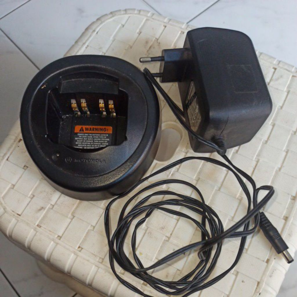 Charger HT Motorola HTN9000C barang second normal. original