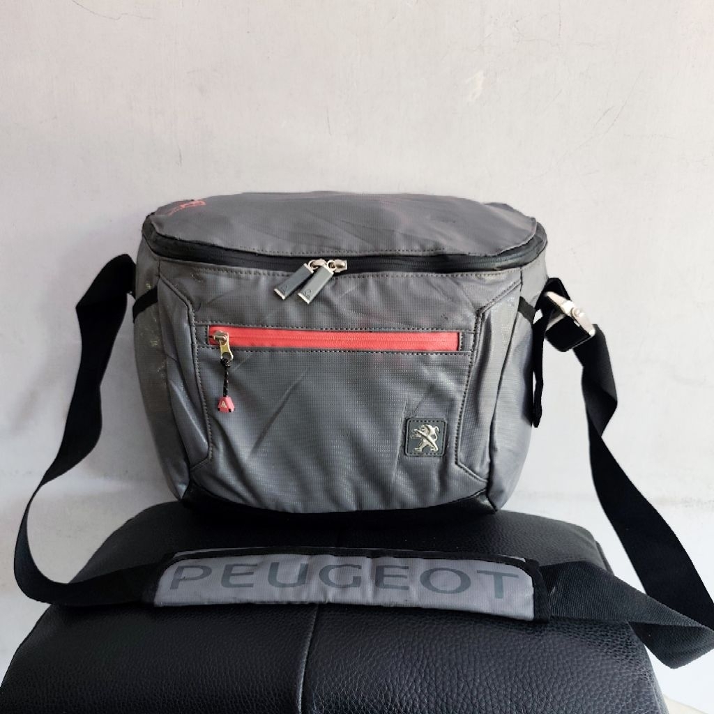 Le coq x peugeot Sling Bag / tas selempang Lecoq sportif