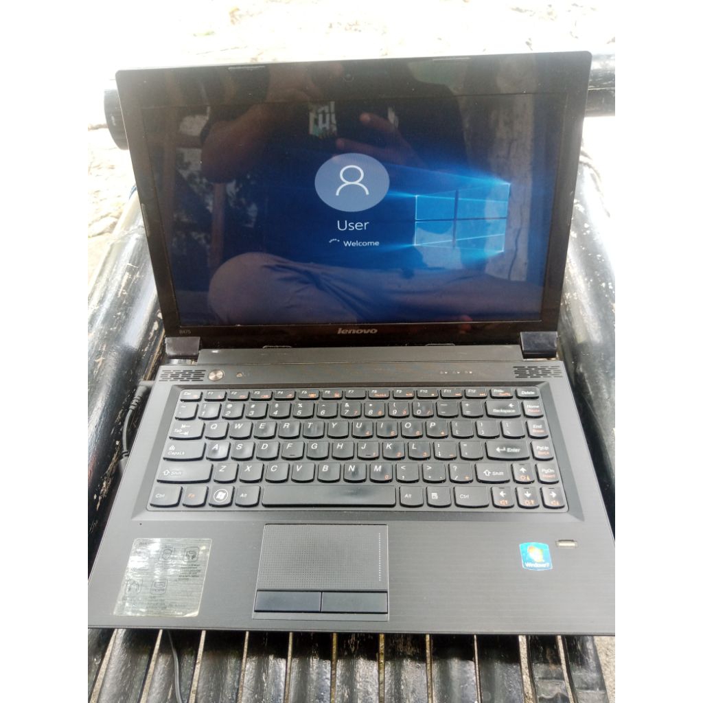 Laptop lenovo B475 Amd A6-3400M
Hdd 500 GB
Ram 4 GB