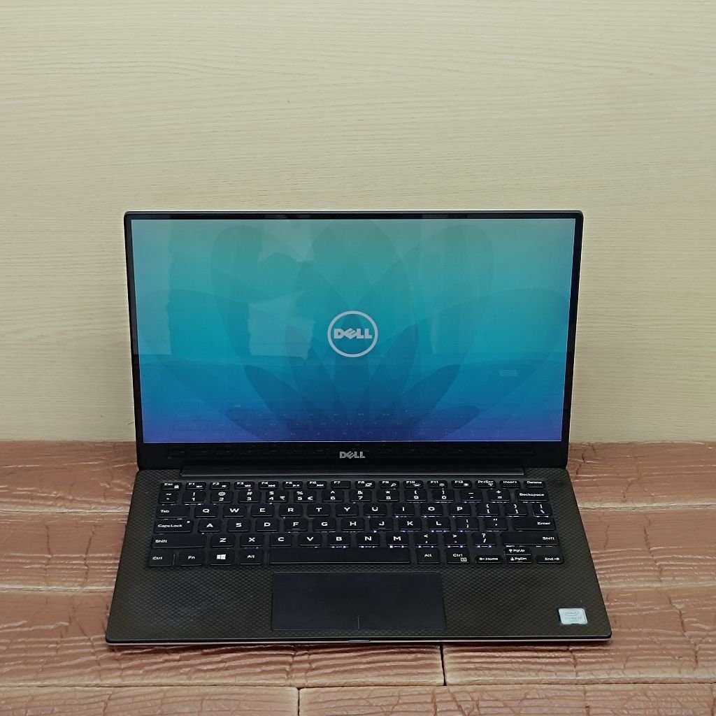Laptop Dell XPS 13 9350 Intel Core i7-6560U RAM 8GB SSD 256GB IPS QHD+ TOUCH