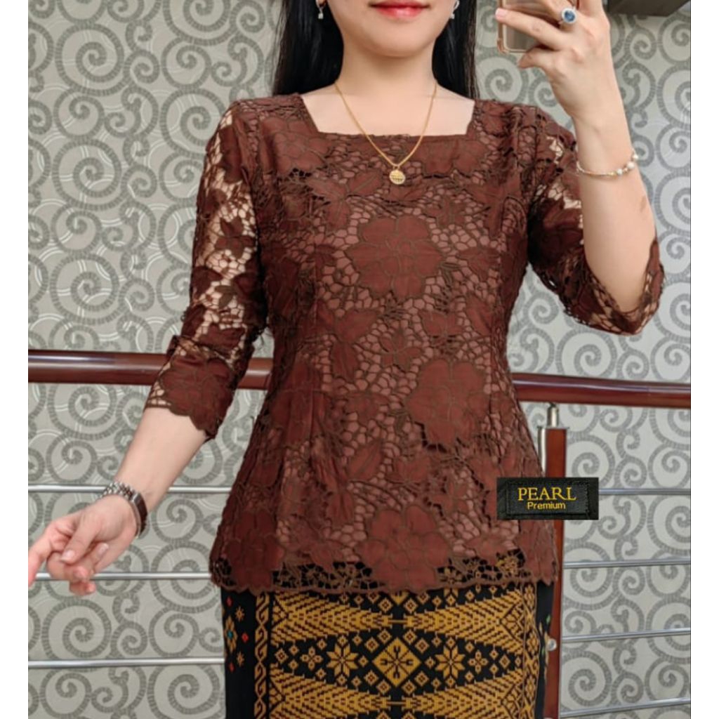 Blus Brokat Katun Bordir Bunga