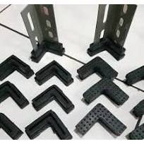 Tapak Karet Siku 3x3 cm - Karet Siku Rak Besi / Karet Siku Besi