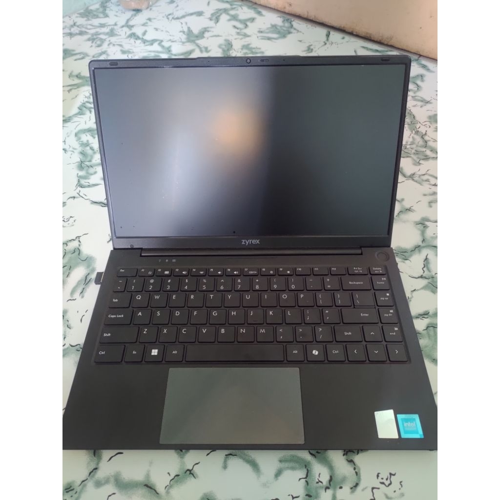 KHUSUS BATAM SAJA. Laptop Zyrex Ultra N100 seken Mulus 99%.