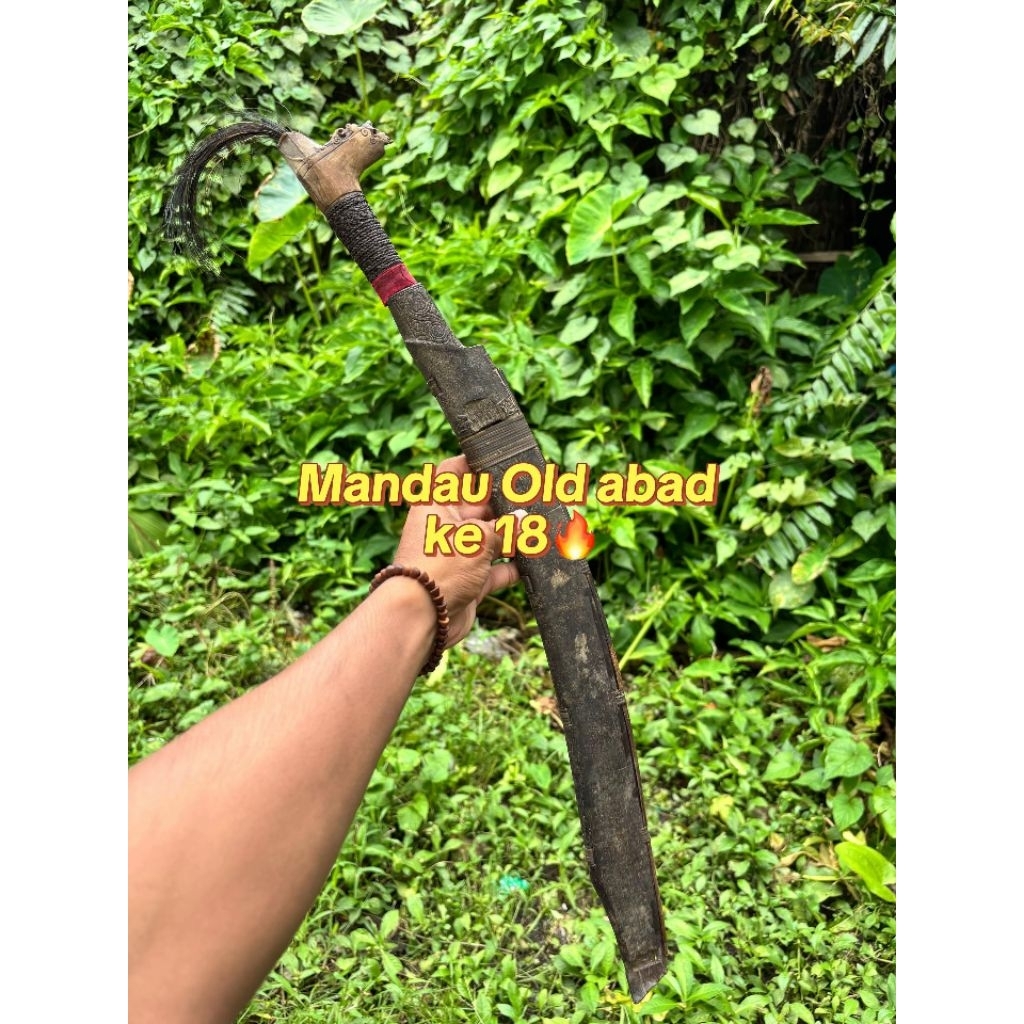 Mandau Tua Koleksi Abad ke-18 – Antik Budaya Kalimantan