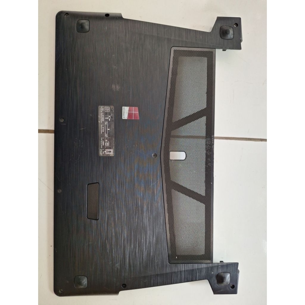 Bottom case casing bawah Lenovo ideapad Y500 copotan