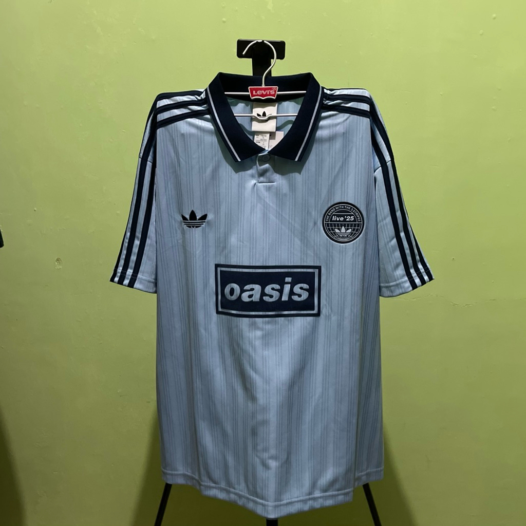 Adidas x oasis tour jersey blue (Resmi ADIDAS)
