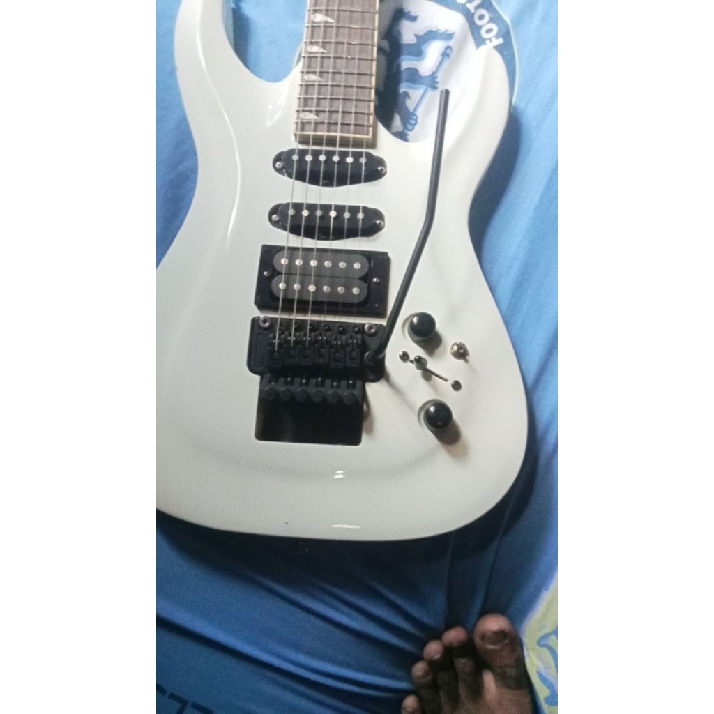 Gitar Listrik merk KRAMER SM1