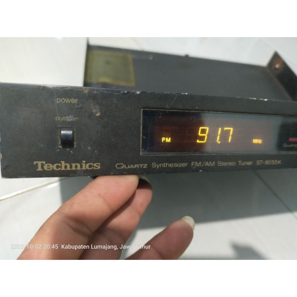  Technics Quartz Synthesizer FM/AM Stereo Tuner ST-8055K.