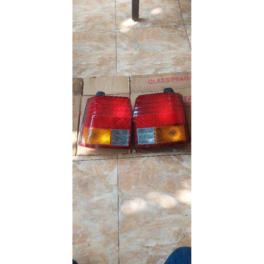 Stoplamp Lampu Stop Lampu Belakang Starlet Kotak EP70 EP71 85-88 LH RH Original Koito Japan