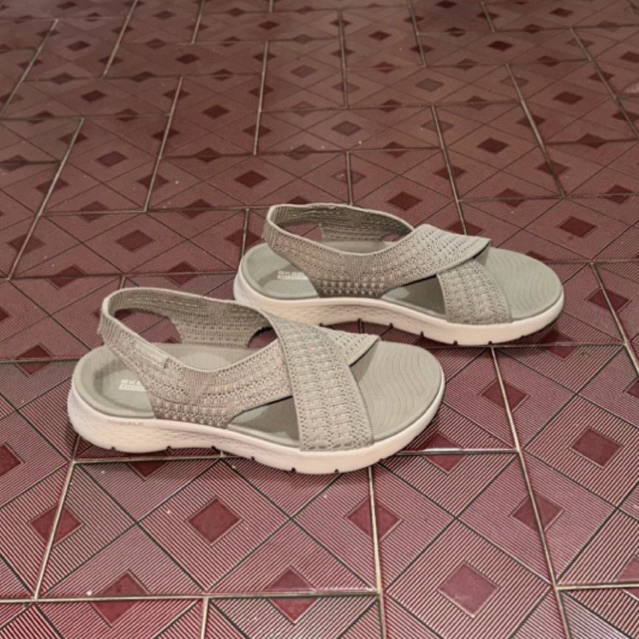 SEPATU SANDAL WANITA SKECHERS GOGA MAT TAUPE (PRELOVED)