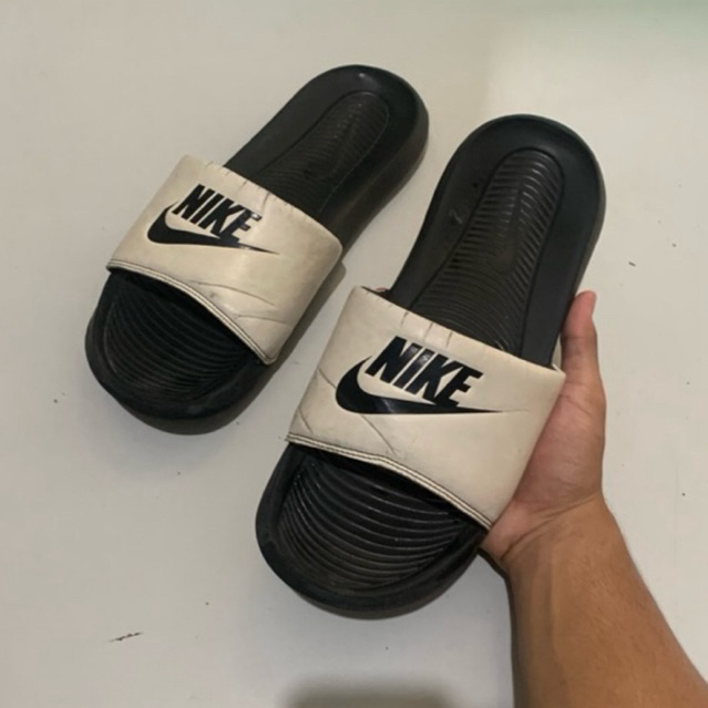 Sandal Slip On Pria Nike Victory One 45-29 Cm Authentic Original 100% Second preloved murah
