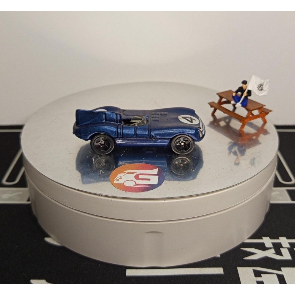 hot wheels jaguar D type loose ( not mint ) 1998 first editions