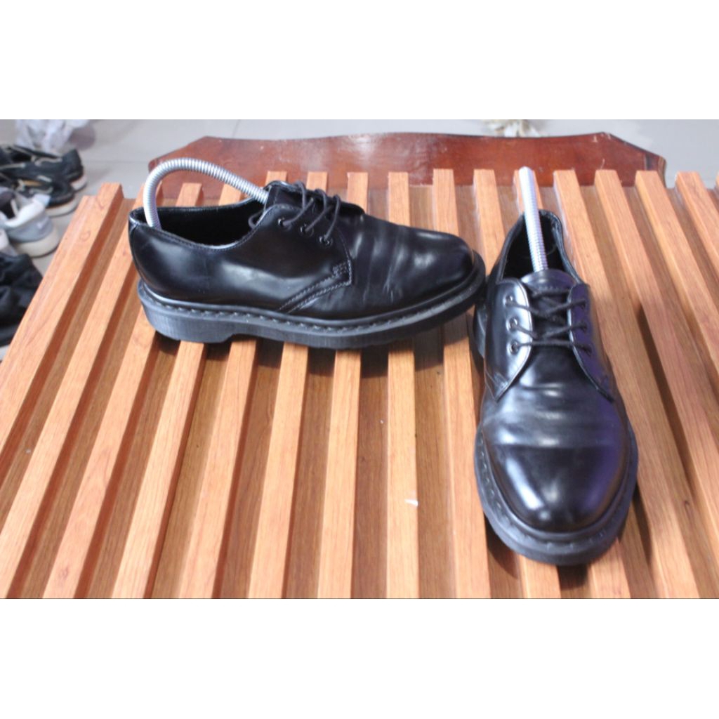 Sepatu boot low kokoh keren dokmart full black" Dr. Martens 1461 mono. upper kulit asli outsole khas