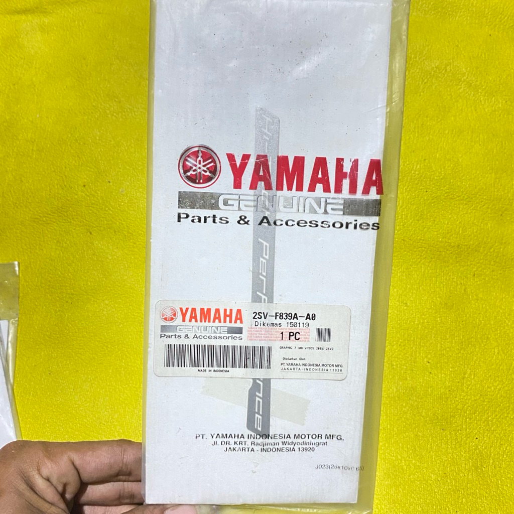 Striping stiker bagian sayap yamaha Xeon GT 125 2015 biru original YGP 2SV-F839A-A0