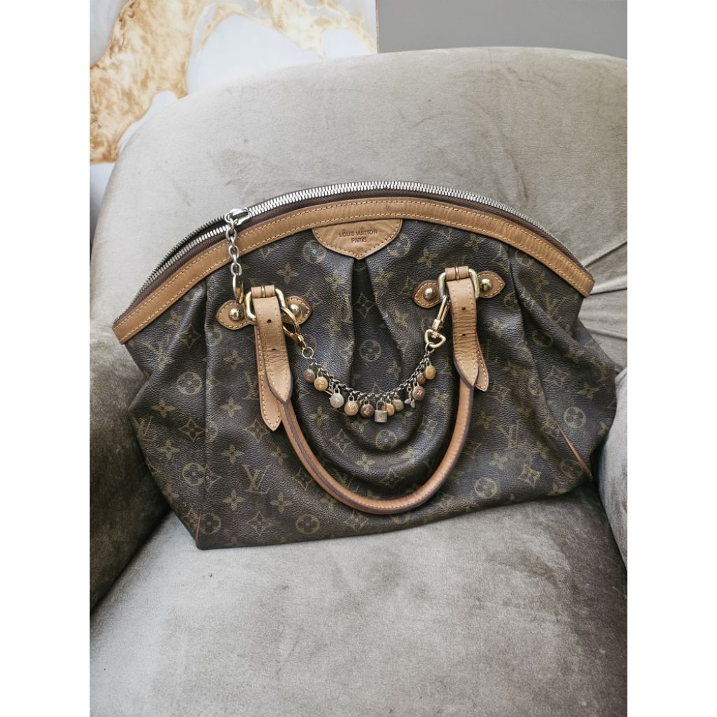 Tas Kulit asli Model LV