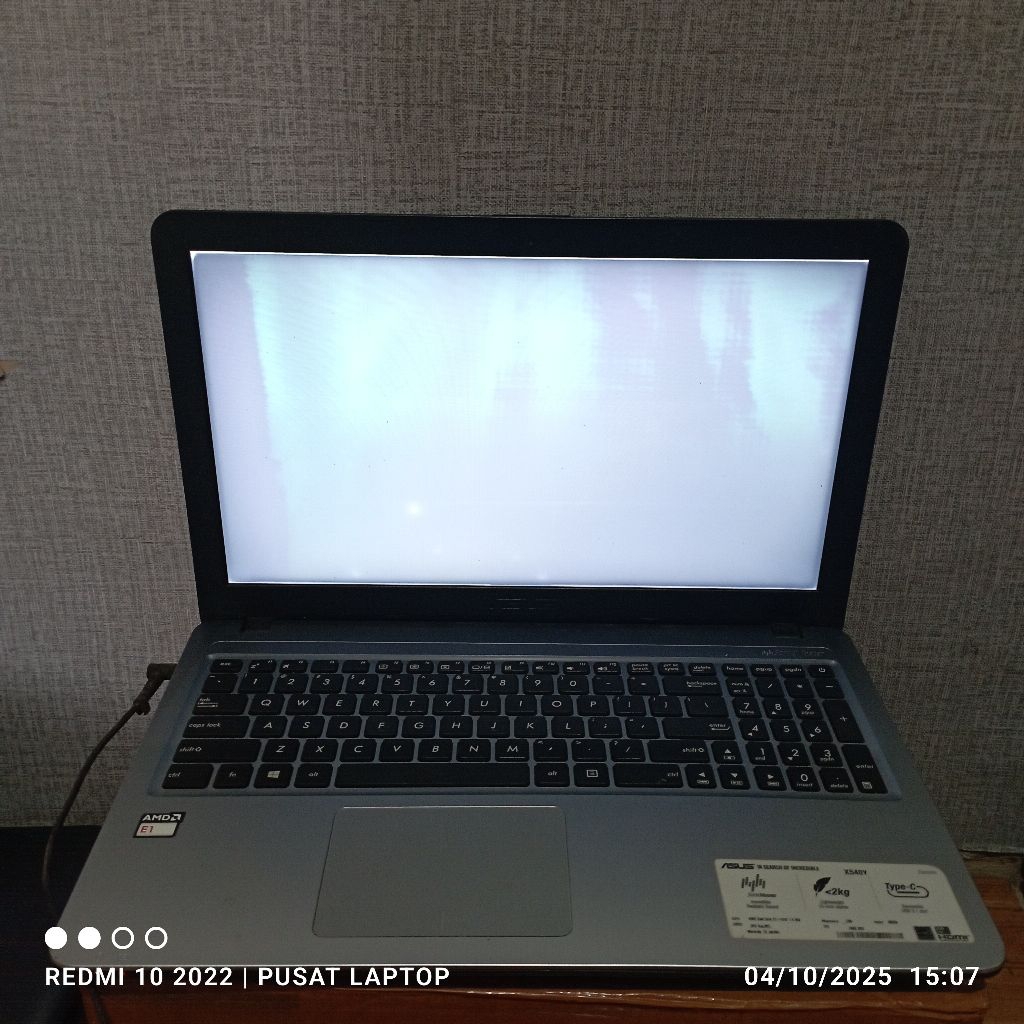 Laptop Asus X4540Y Sonicmaster CPU AMD E1 - 7010 Ram2gb HDD500GB Kondisi mesin hidup Casing mulus Lc