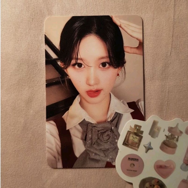 (READY) IVE GAEUL OFFICIAL KPOP PHOTOCARD PC *EXTRA FREEBIES*