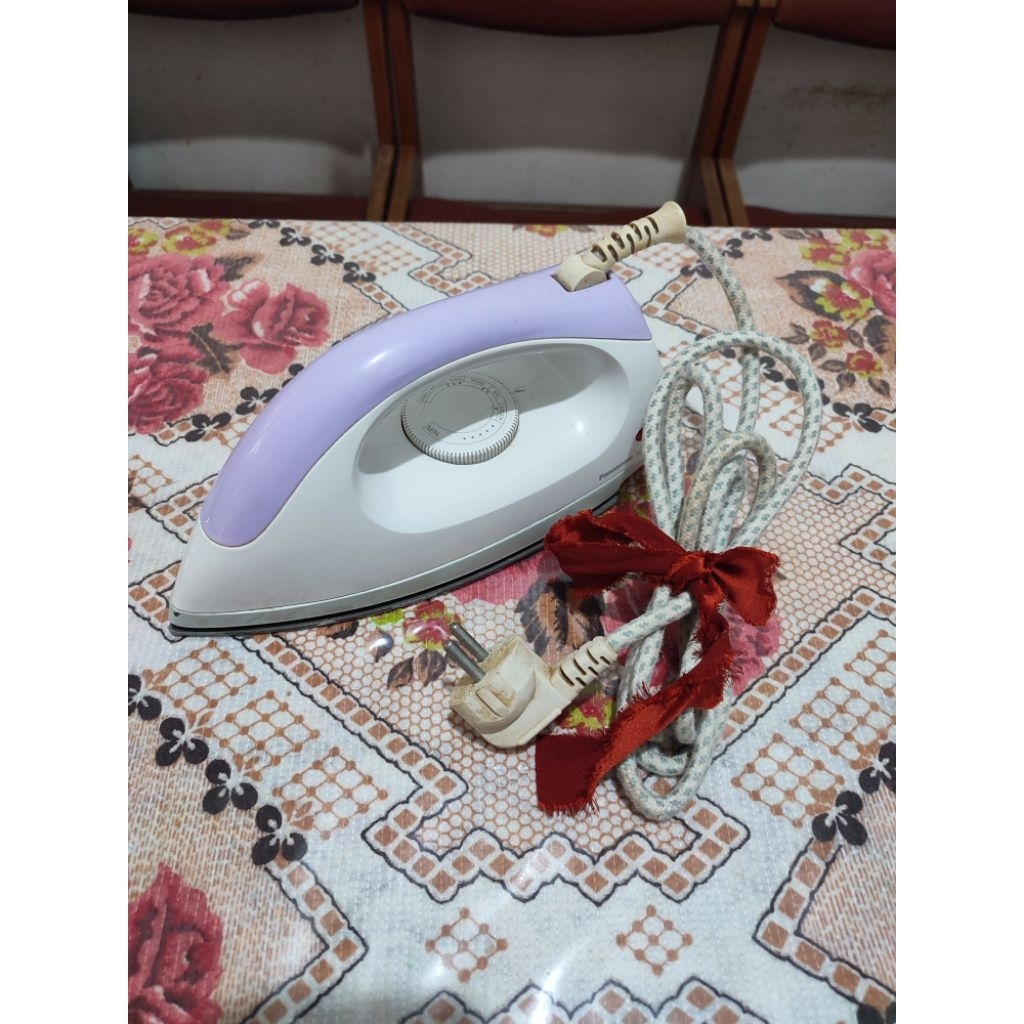 Setrika Philips NI-222FR Kondisi Apa Adanya