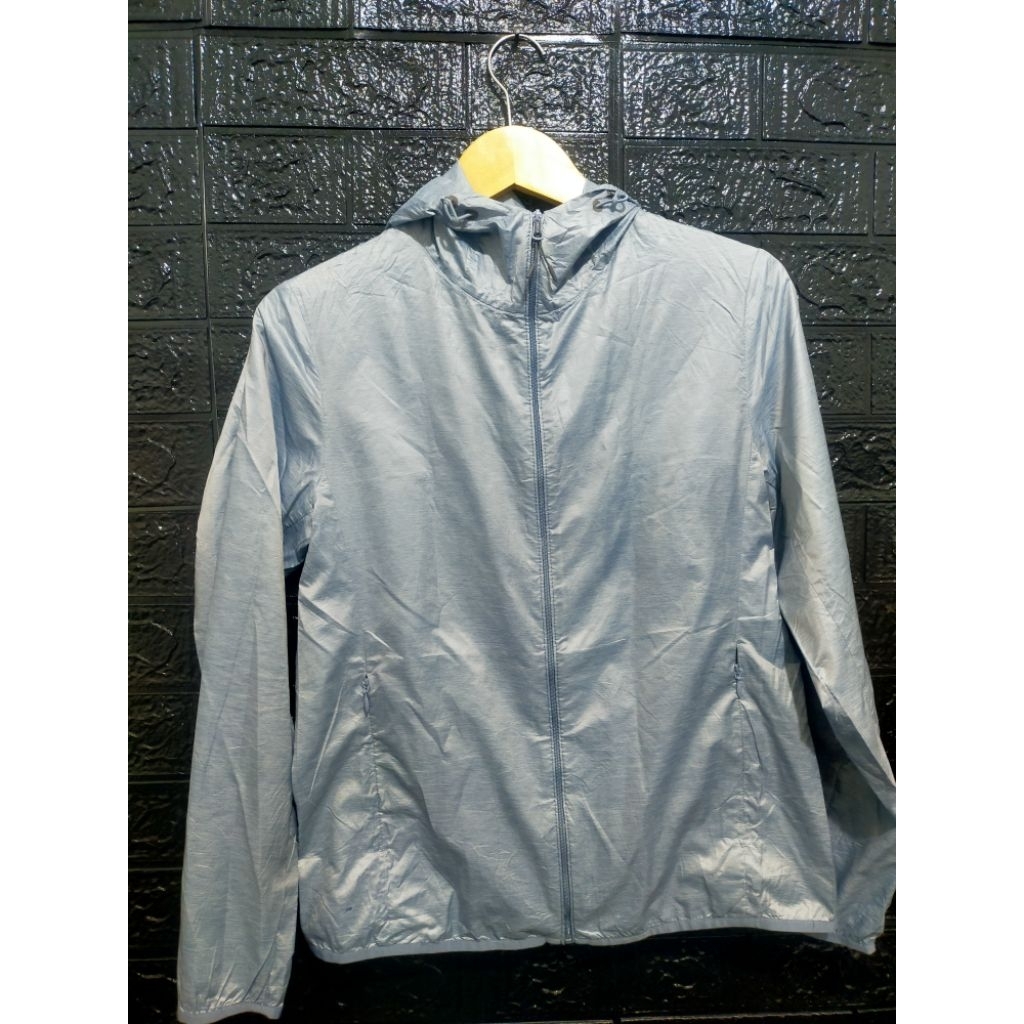 Jaket Running Uniqlo Light weight