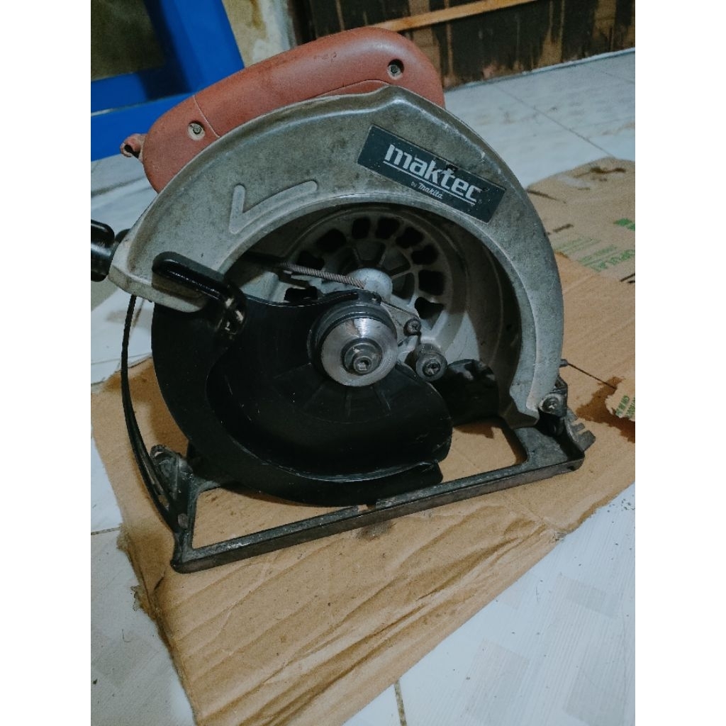 circular saw bekas MAKTEC 7inch type MT580 kondisi normal semua siap pakai kerja
