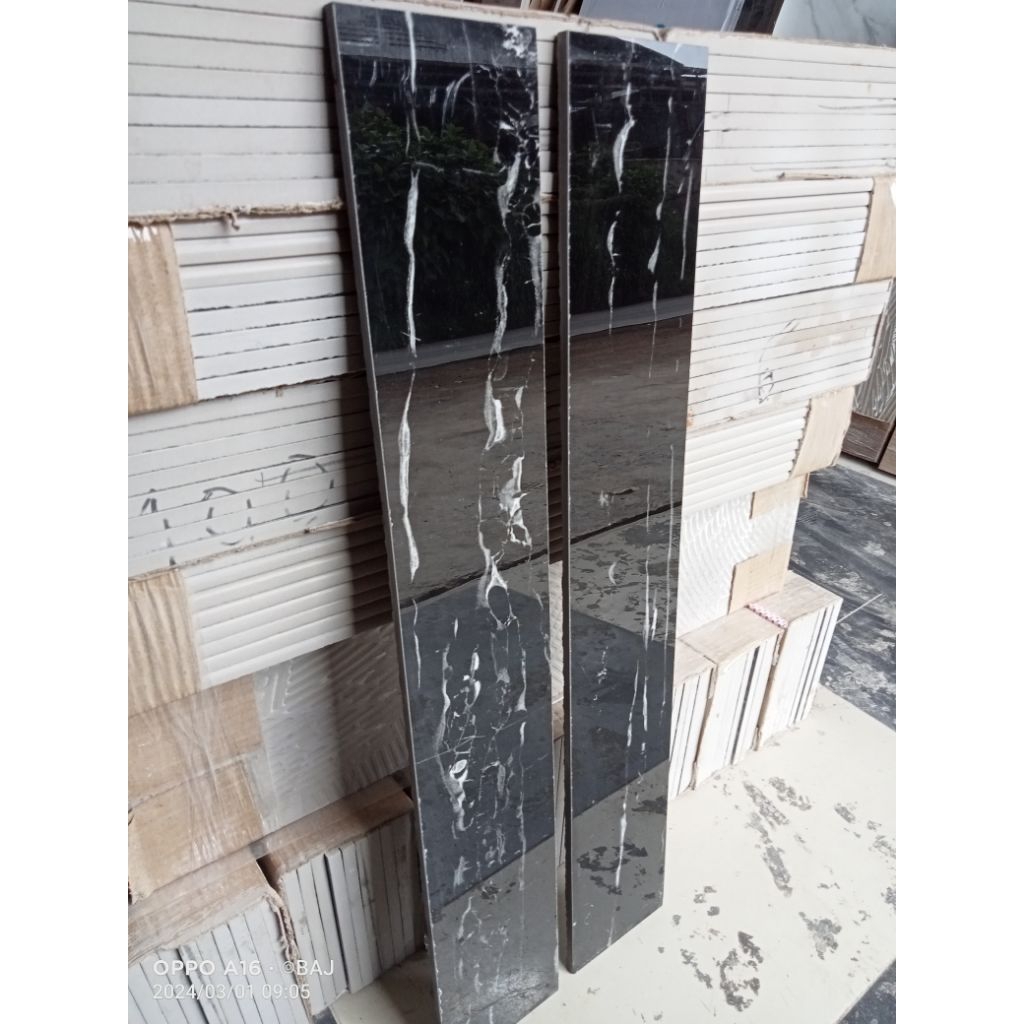 list plint granit hitam corak/granit ukuran 10x60/lis/granit hitam motif/granit licin