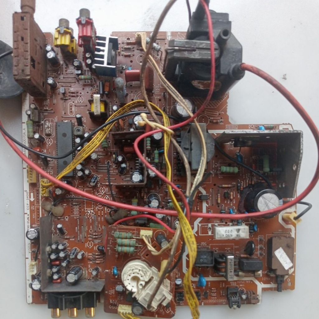 mesin tv Sanyo tabung 14inch,komponen lengkap,cabutan blm test/gambling