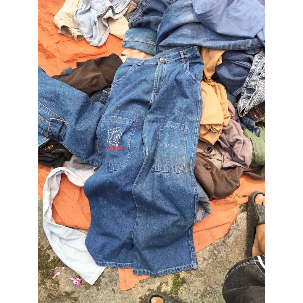 y2k , SOHK school of hard knocks not jnco dogtown fubu alien workshop pellepelle rocawear fubu wutan