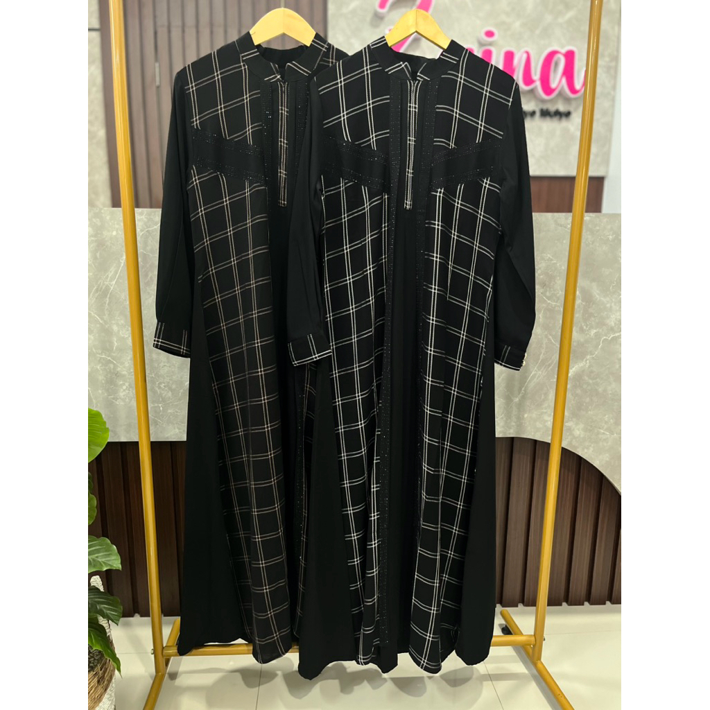 GAMIS HITAM MOTIF KOTAK WANITA