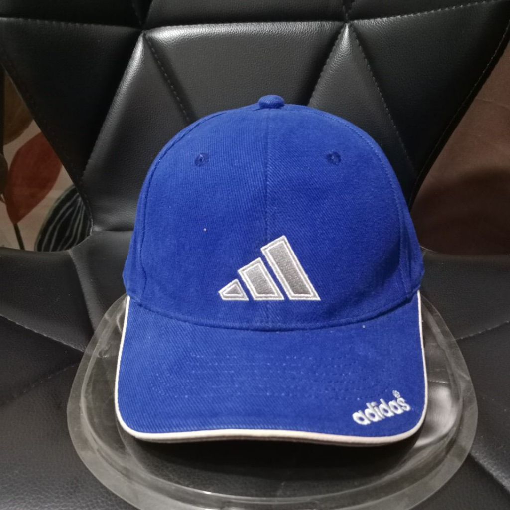 Topi Adidas Balok Warna Biru Setelan Good Condition