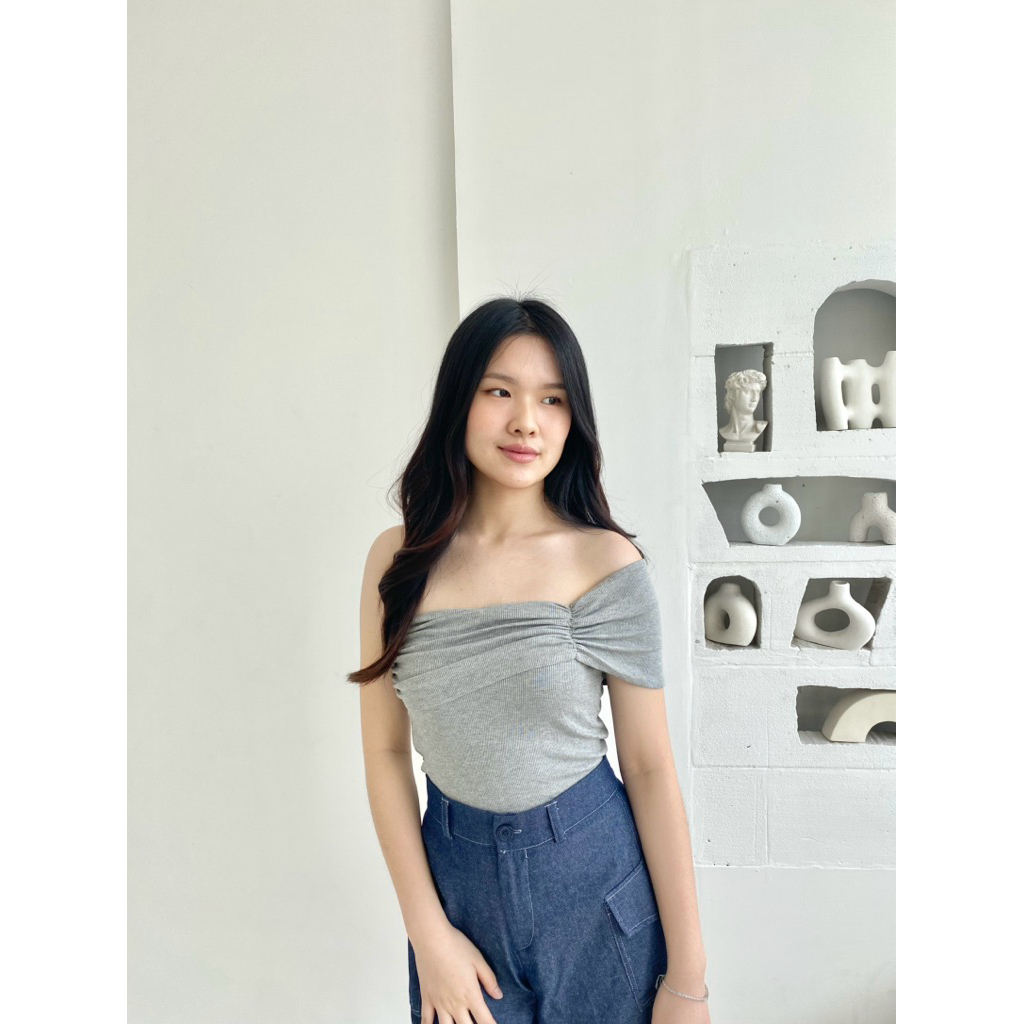 KIARA – Ashley Off Shoulder Knit Top | Atasan Knit Korea