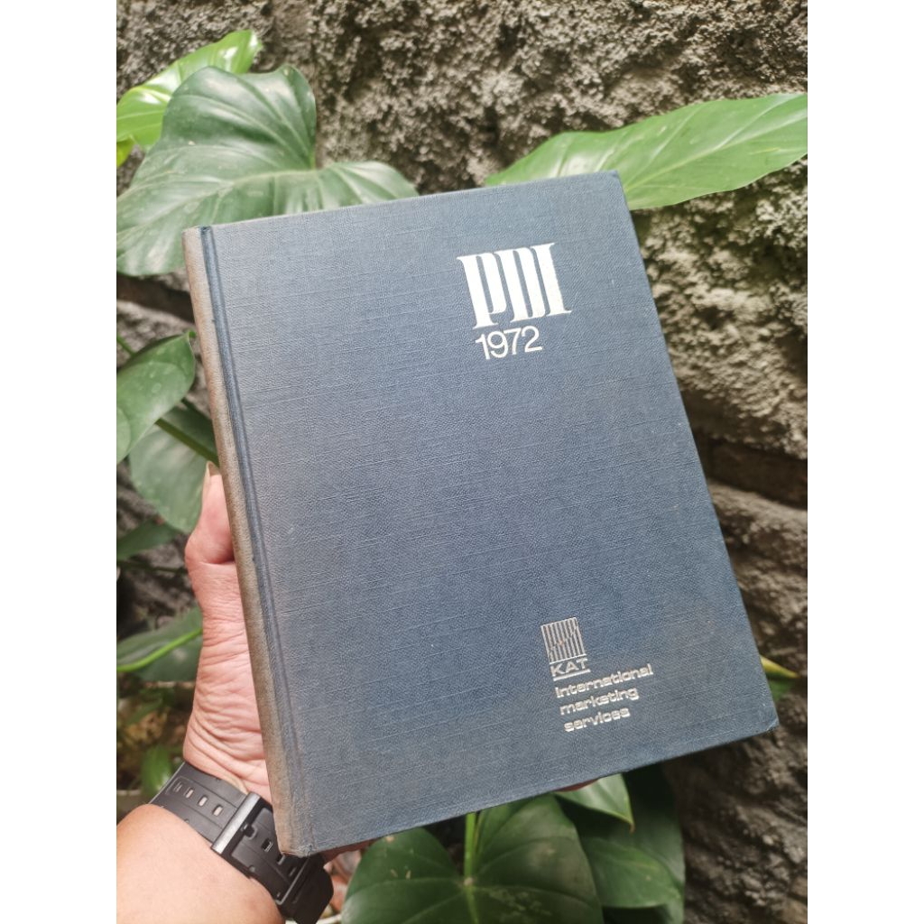 Buku Lawas Tahun 1972  Ilmu Kedokteran tentang Kamus Farmasi