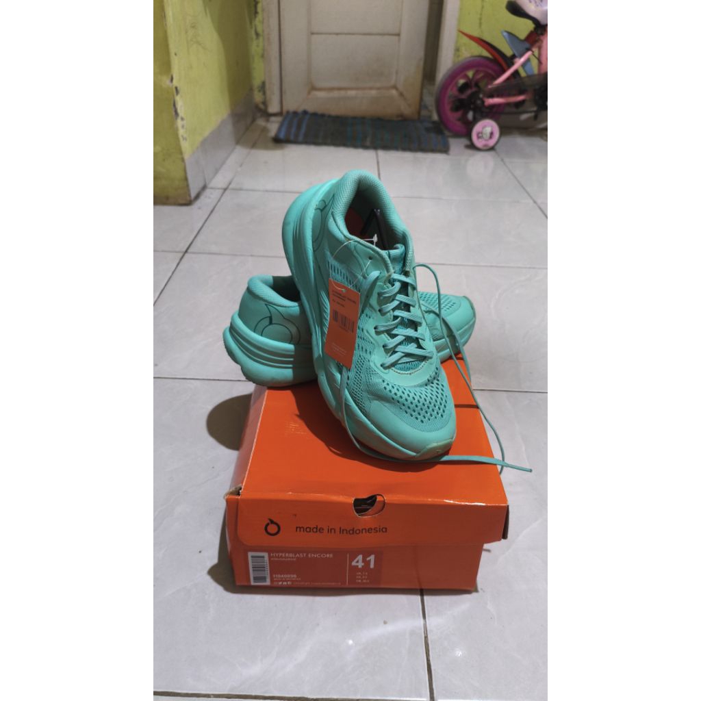 sepatu ortuseight hyperblast encore