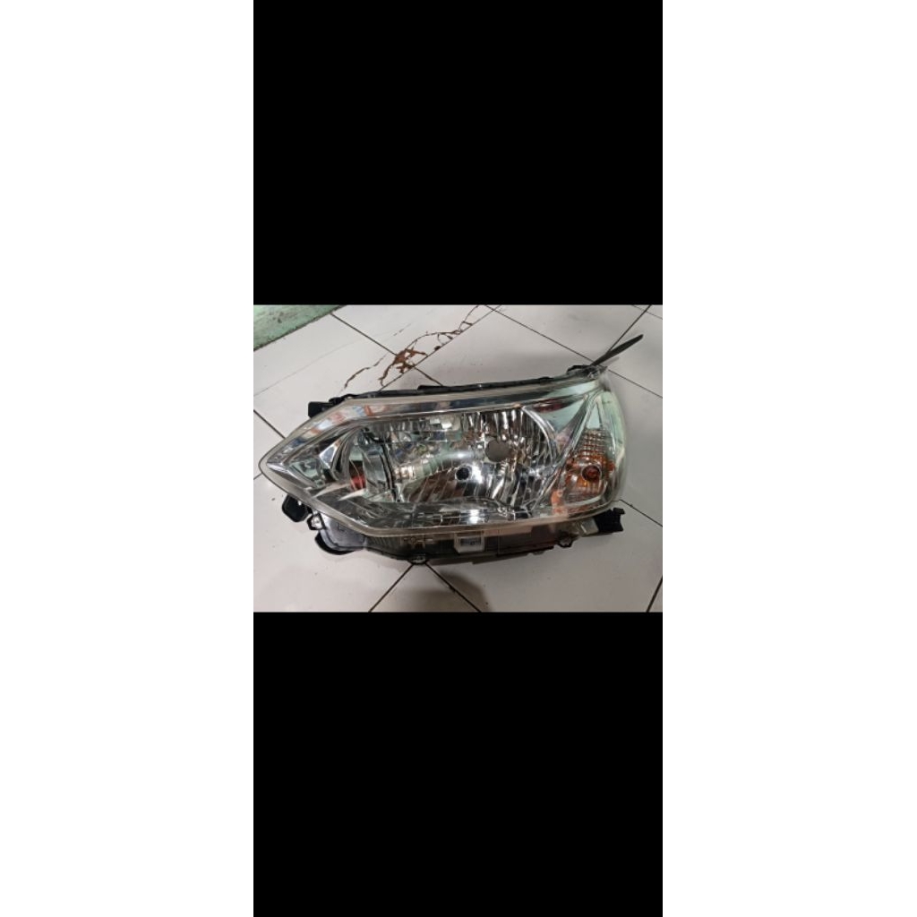 Headlamp Avanza/Xenia 2016 kiri