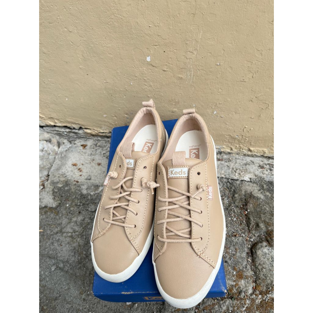sepatu keds