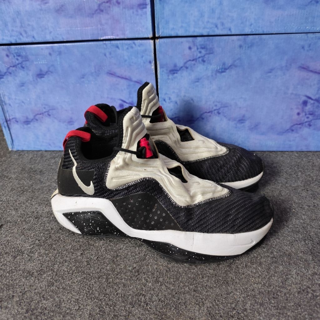 Sepatu Bakser Lebron Size 44