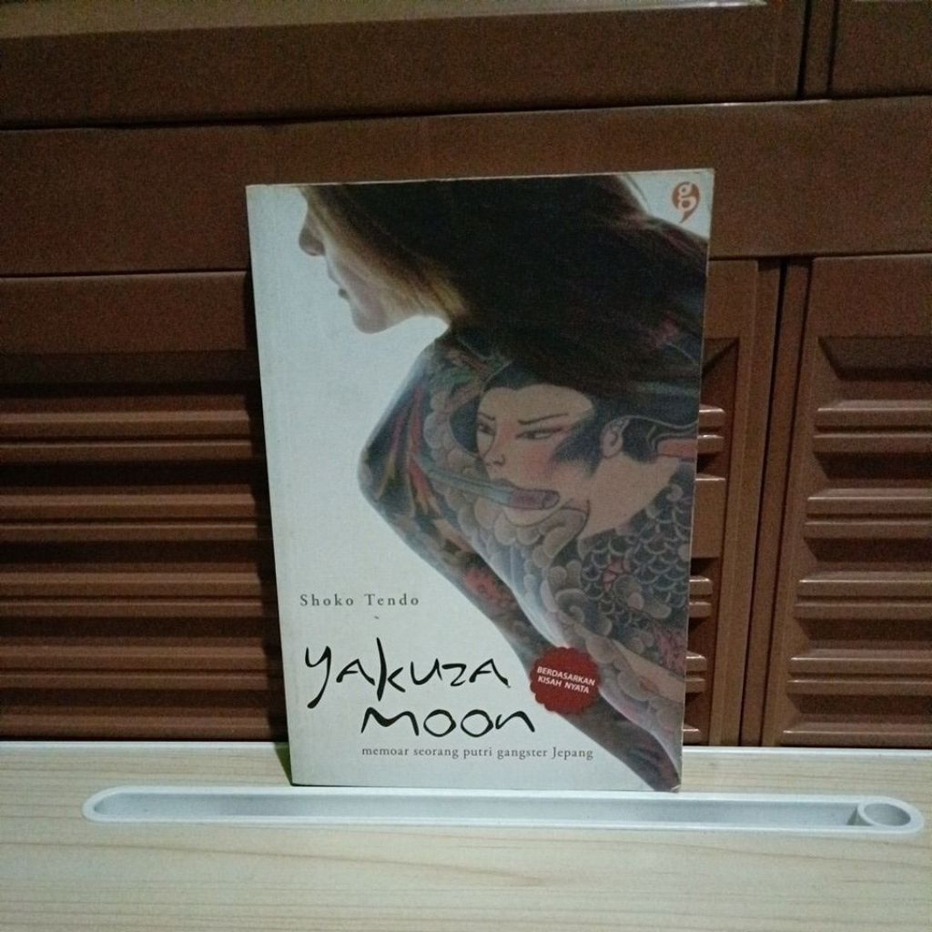 Buku Original - Yakuza Moon oleh Shoko Tendo