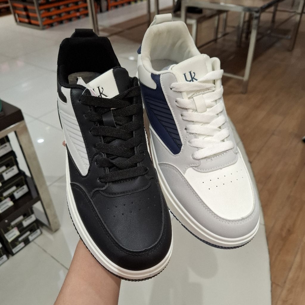 Sepatu Sneakers Pria Empuk dan Ringan Brand Yongki Komaladi ORI