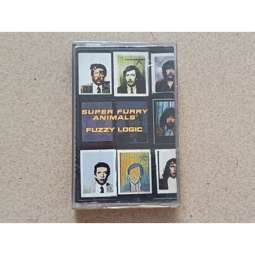 Kaset Super Furry Animals - Fuzzy Logic