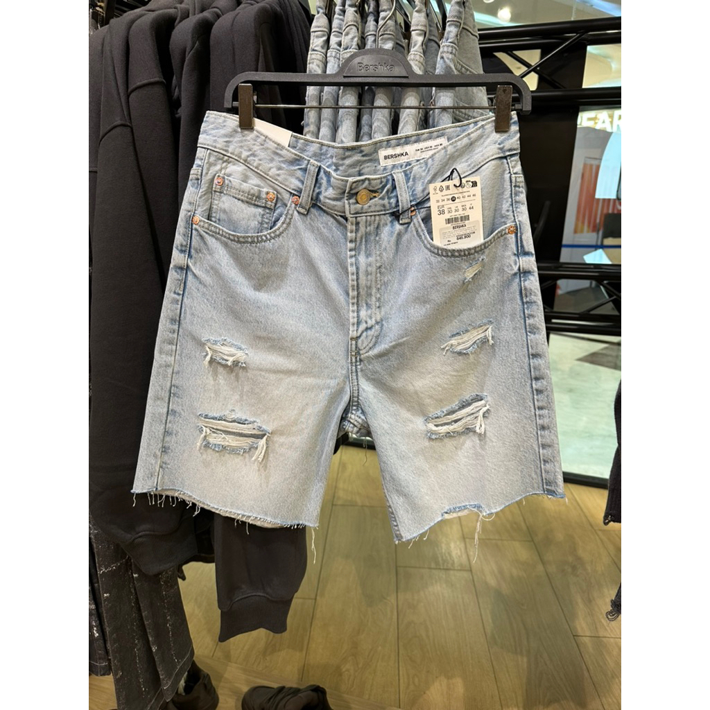Celana Jeans Pendek Ripped Sobek Bershka