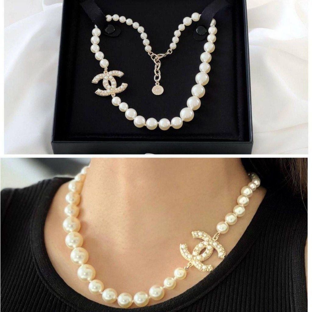BNIB Chanel Pearl Necklace Logo CC