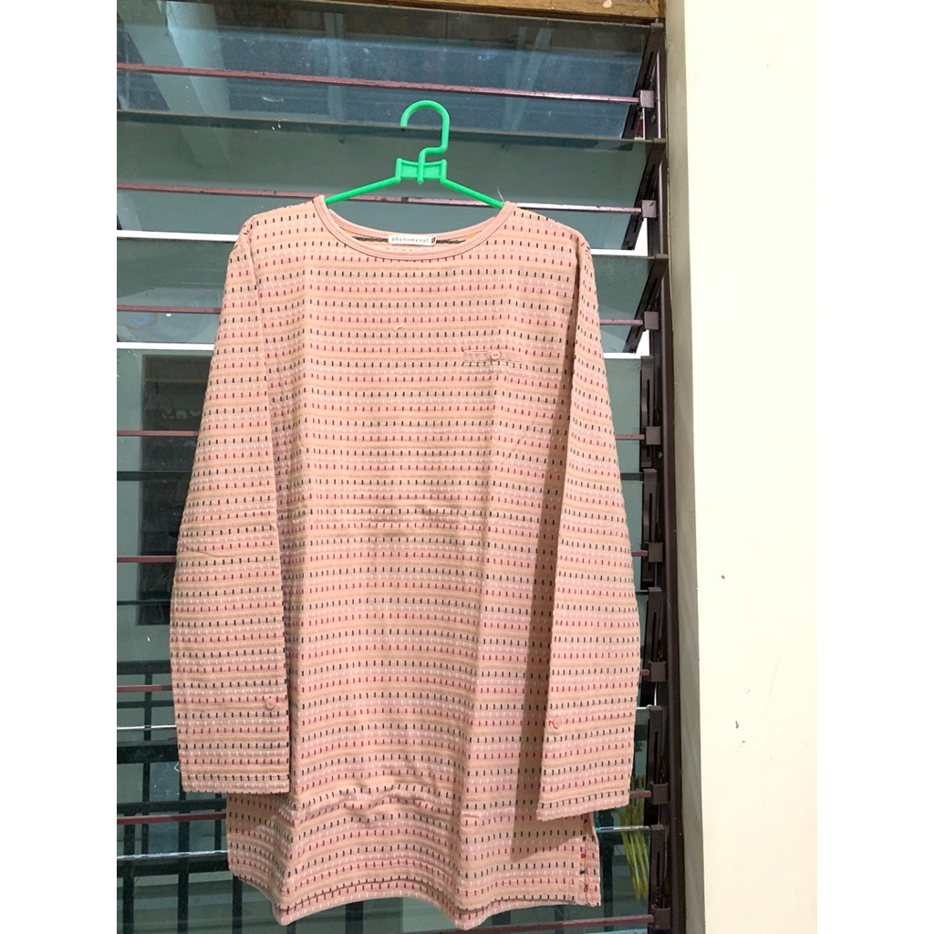 preloved kaos/knit rajut phenomenal size L