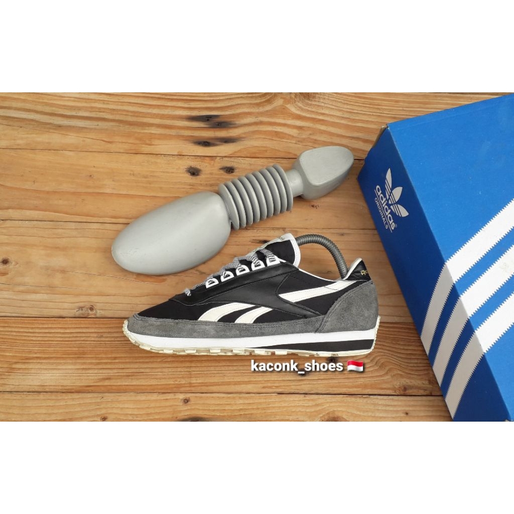 SEPATU SNEAKERS CASUAL REEBOK AZTEC CLASSIC HITAM BLACK PUTIH ORIGINAL