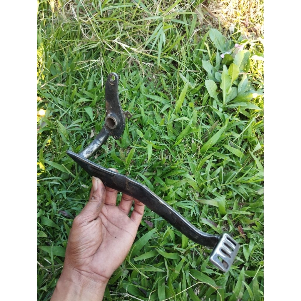 pedal rem belakang original suzuki crystal tune