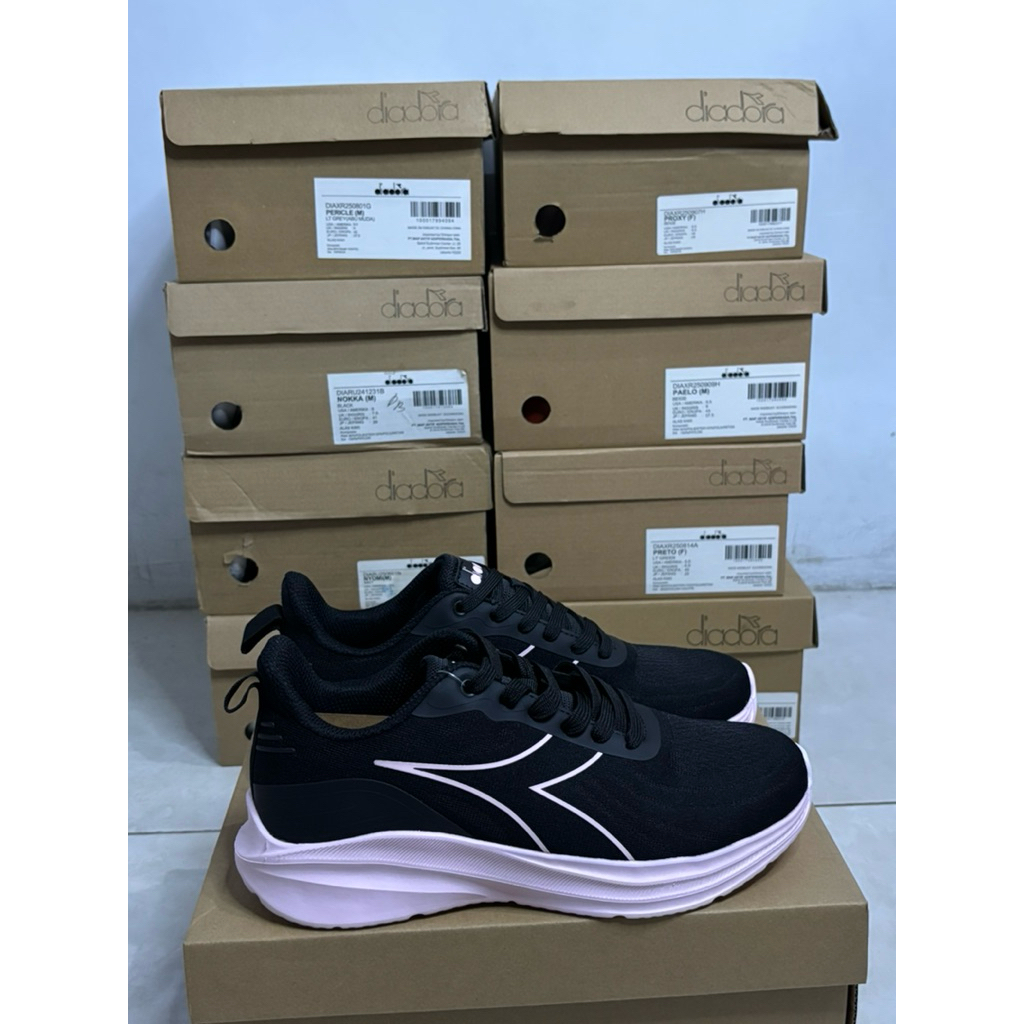 Sepatu Running Diadora (Hitam/Pink) Untuk Wanita