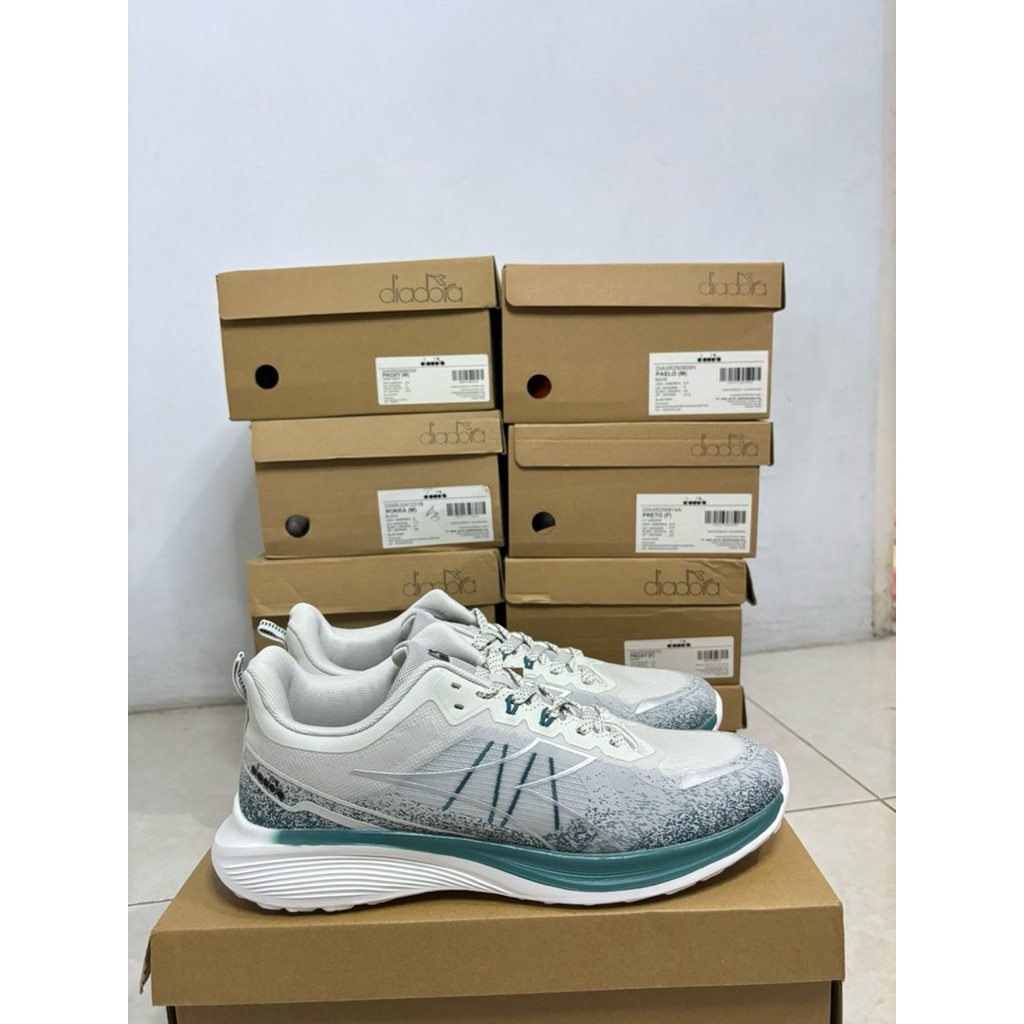 Sepatu Running Diadora (LT Grey) For Men