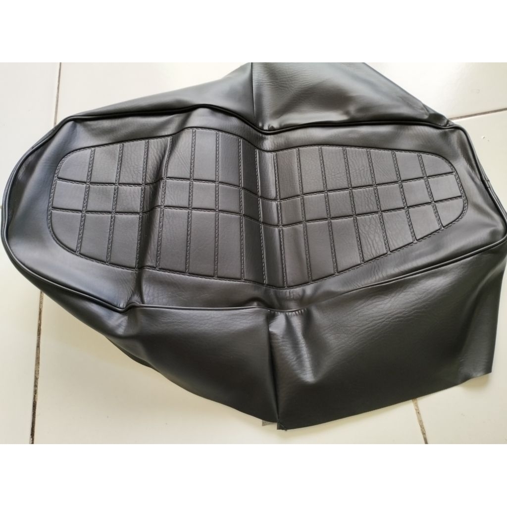 kULIT JOK HONDA S90 CASTROL69 HONDA CB 100 DETAIL ORIGINAL IMI