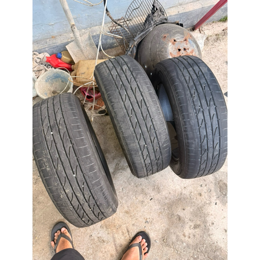 ban bridgestone alenza 215/60R17