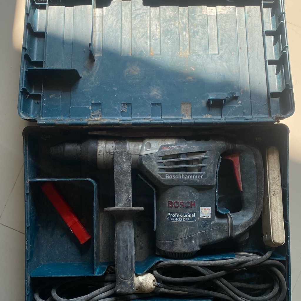 Bosch GBH 4-32 DFR & Blower makita