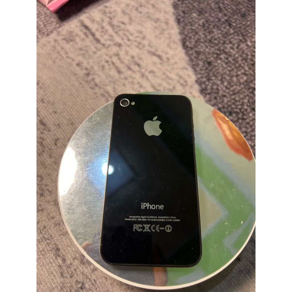 I phone 4s ( I cloud loked )